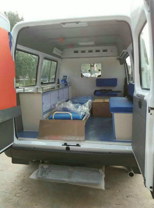 新全順監(jiān)護(hù)型救護(hù)車(chē)|福特新全順救護(hù)車(chē)|福特新全順短軸救護(hù)車(chē) 新全順監(jiān)護(hù)型救護(hù)車(chē)|福特新全順救護(hù)車(chē)|福特新全順短軸救護(hù)車(chē)